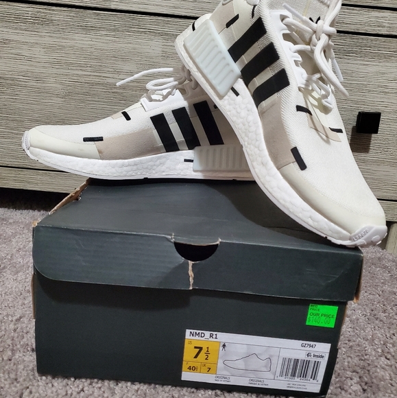 Adidas NMD R1 - Picture 2 of 5
